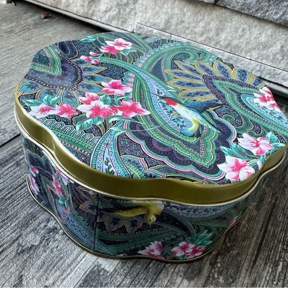 Vintage Hummingbird  Floral Cookies Biscuit Tin Box Collectible Metalware - Picture 7 of 9